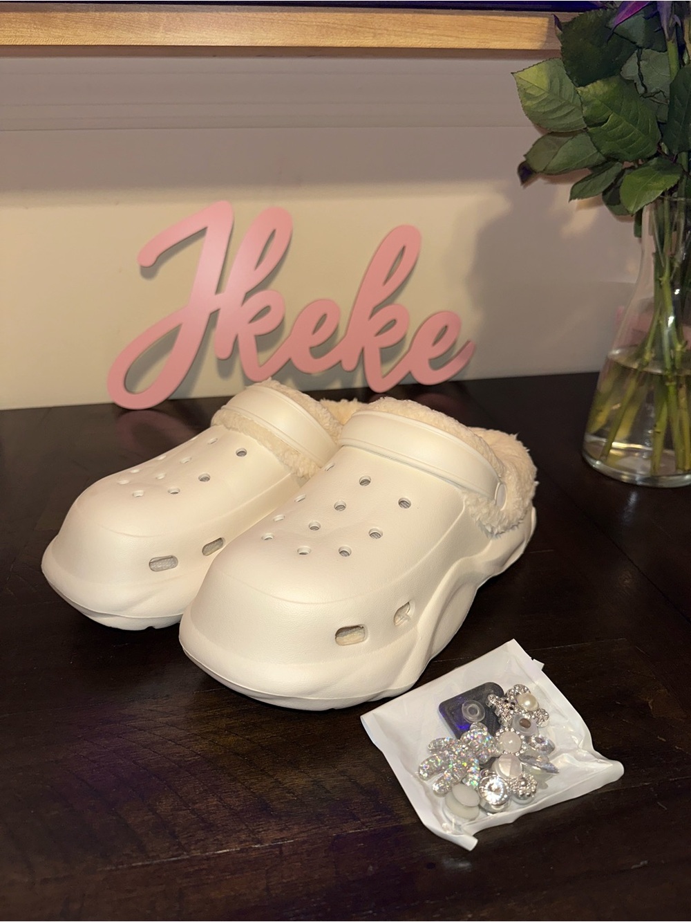 Women's White Fleece-Lined Clogs sizes 5, 6, 7